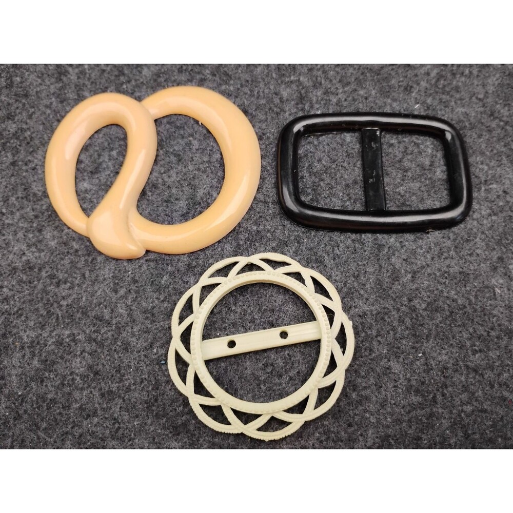 Vintage Retro T-Shirt Holder Buckle Scarf Ring Retro LOT of 3 Plastic